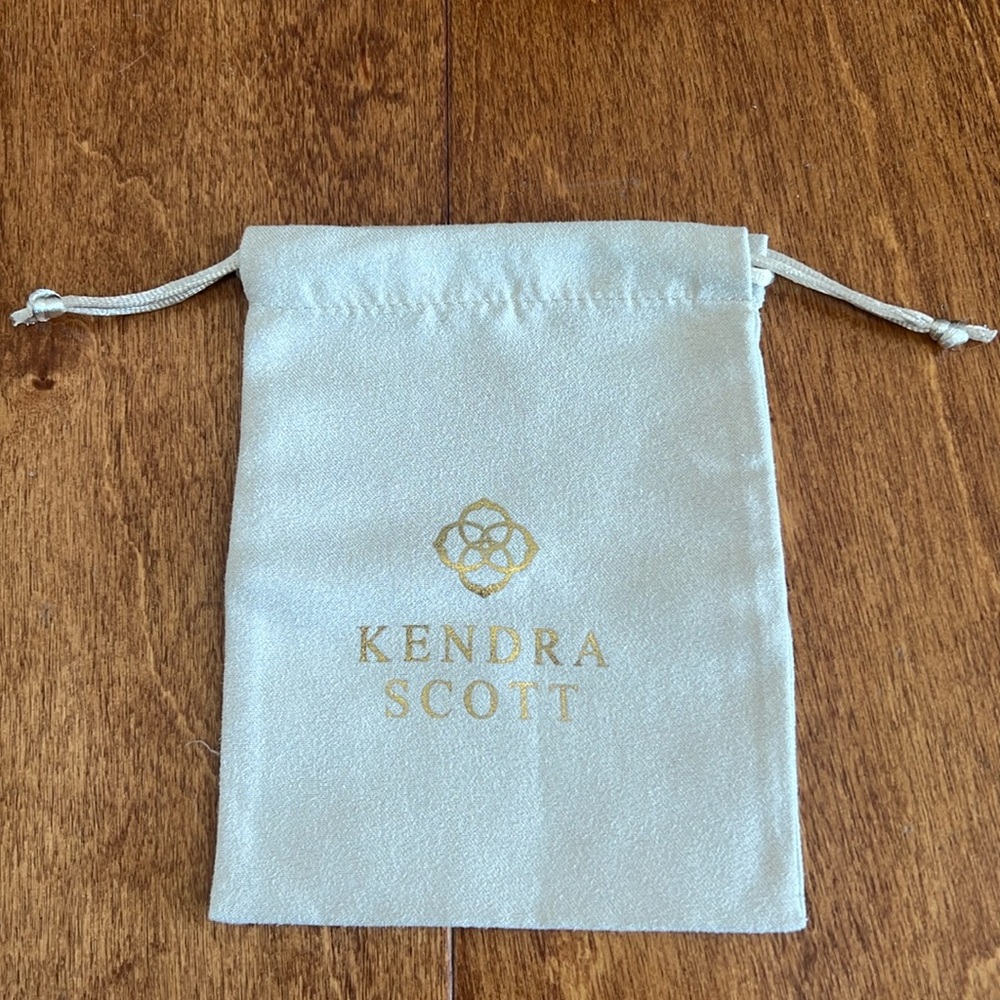 4/$14 Kendra Scott Jewelry Pouch